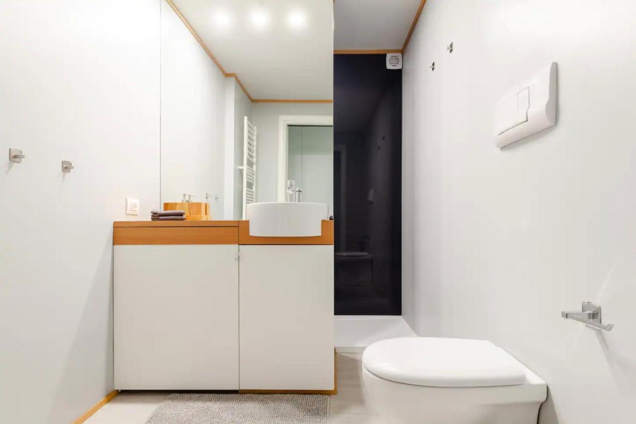 Design Spacious Loft In Navigli - Hosted By Sweetstay Milánó Kültér fotó